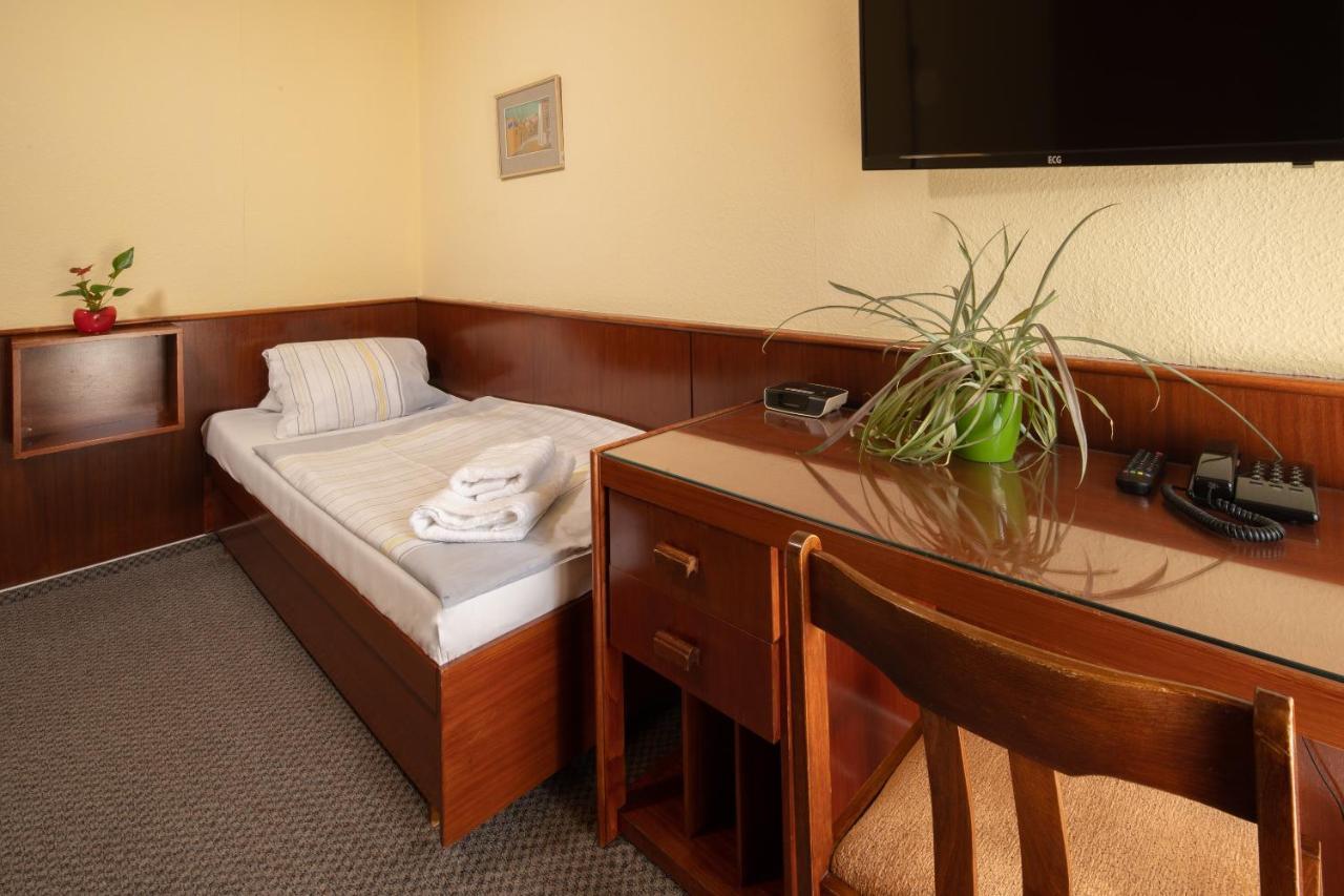 Reva Hotel Janske Lazne Bagian luar foto